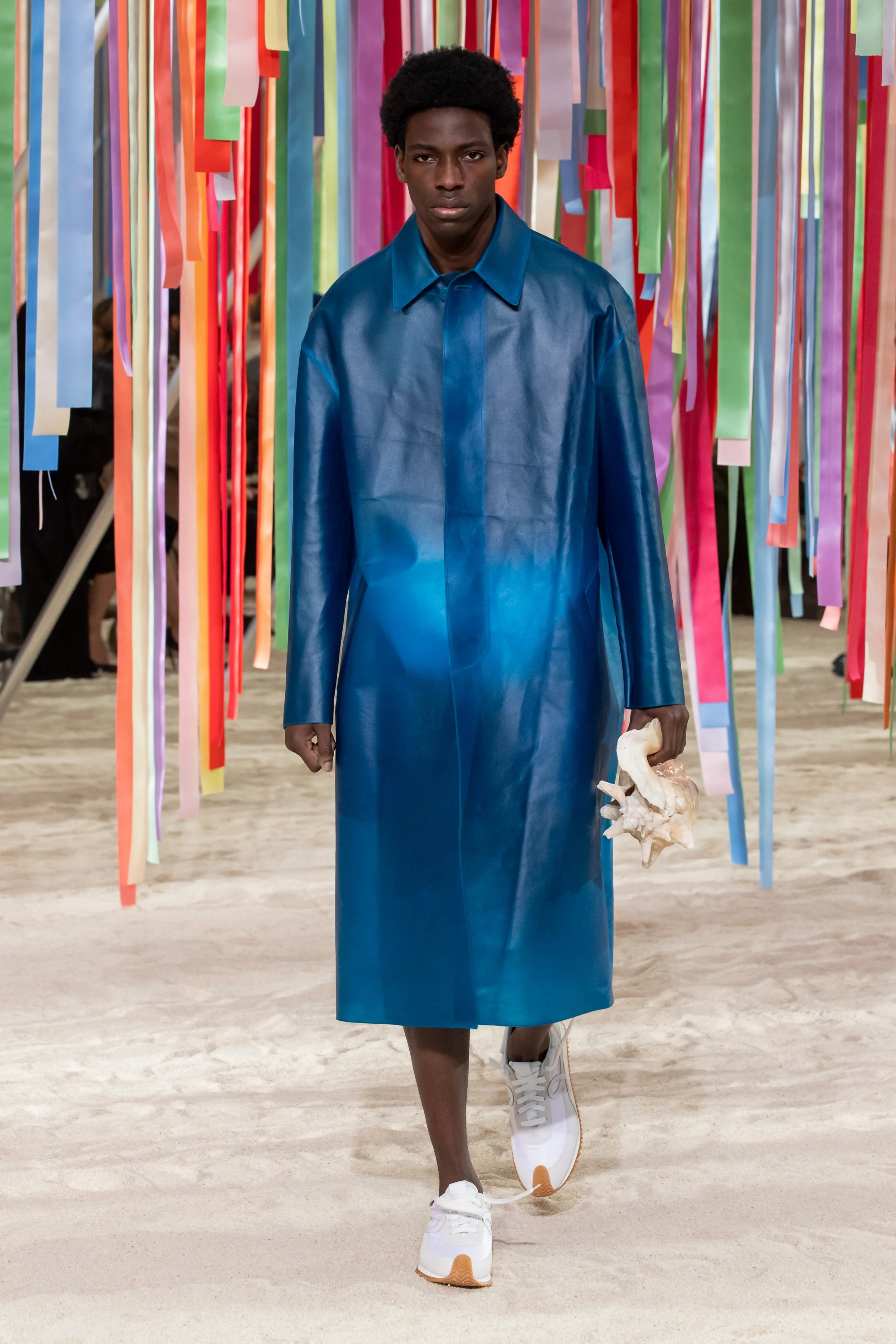 Loewe AW22: Camp amongst the Metaverse. — Perfect˙